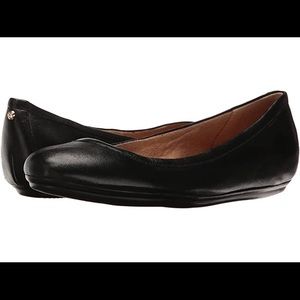 New naturalizer leather flats